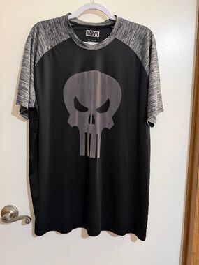 Marvel Black Short Sleeve Tee with Gray Skull Graphic